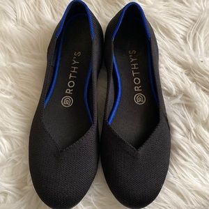 Rothy’s black round toe flat